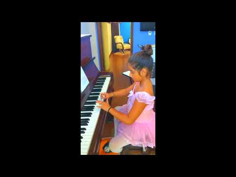 BIDELLATI-.C.E.M- Manuella Bosso "Os Pintinhos" (Alice Botelho)