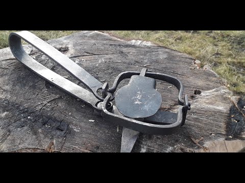 Blacksmithing - Forging a foothold trap (Bear trap)