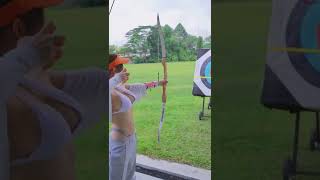 上半身がセクシー過ぎるアーチャー可愛いちゃん