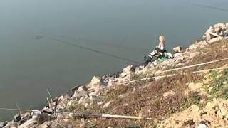 preview picture of video 'Campionatul de pescuit stationar pe Lacul Varsolt 2009'