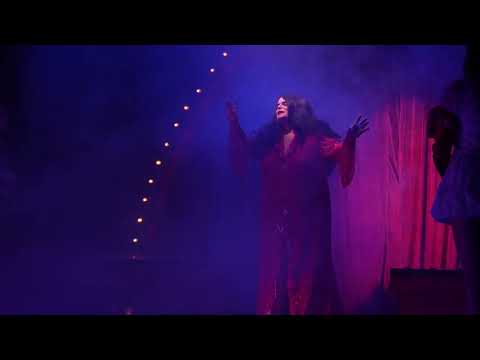 PAQUITO. LA CABEZA CONTRA EL SUELO