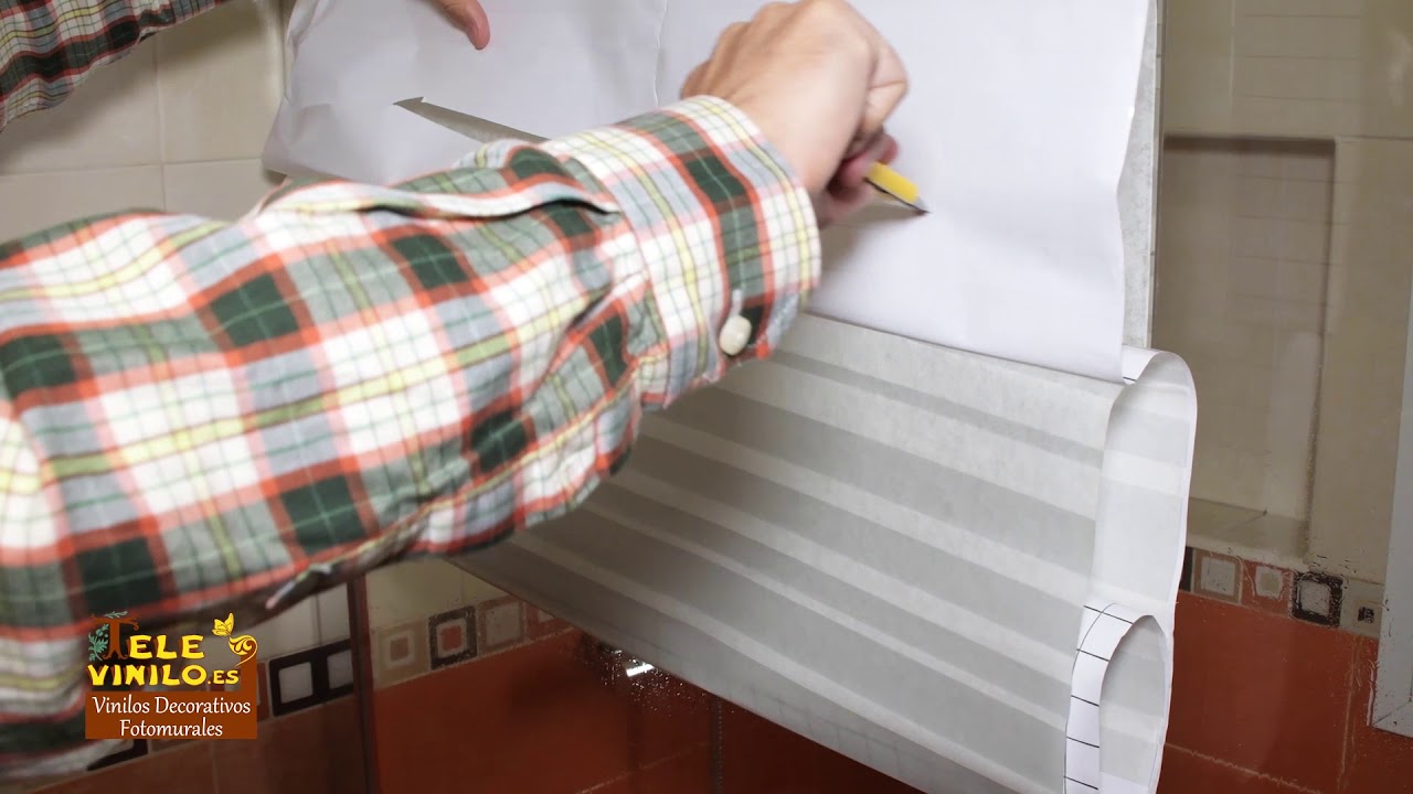 Video de Colocación de un vinilo para Mampara de Baño o cristales en vinilo efecto ácido.