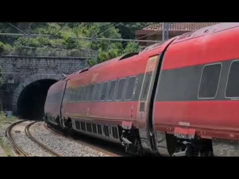 🔊👋#Elettrotreno ad alta velocità Italo Evo #ETR675 n.19 alla stazione di Scilla