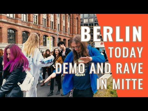 Berlin Zu Fuß. 🇩🇪. DEMO und RAVE gegen Immobilienkapitalisten im Herzen Berlins. 💥
