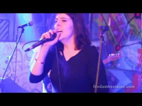 I GO PSYCHO! (ZOMBINA & THE SKELETONES - LIVE IN PARIS 2011)