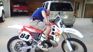 preview picture of video '91 CR500 Restoration First Startup.wmv'