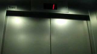 preview picture of video 'Retake - Herouth elevator at Ayalon Mall in Ramat Gan(Cinema elevator)'