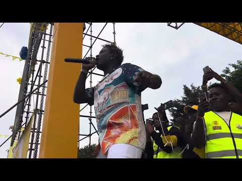 GRAVITY OMUTUJJU PERFORMANCE AT KOLOLO AIRSTRIP M7 NOMINATION RALLY.