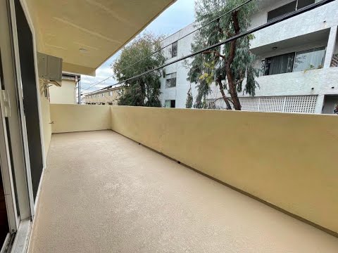 PL9875 - Beautifully Remodeled Expansive 3 Bed + 2 Bath Apartment in Prime Santa Monica For Lease!