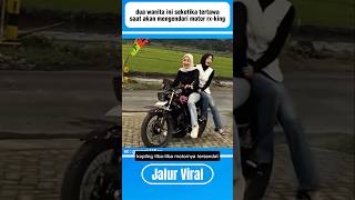 Download lagu Dua wanita ini seketika tertawa saat akan mengendarai motor rx-king#shorts mp3
