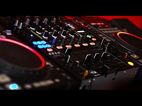 WITHOUT KERNKRAFT 400 - Eminem vs. Zombie Nation (Rob & Chris Bootleg)