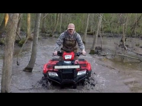 Terache Aztecs vs Maxxis Mudzillas in the swamp with Send It Sam!