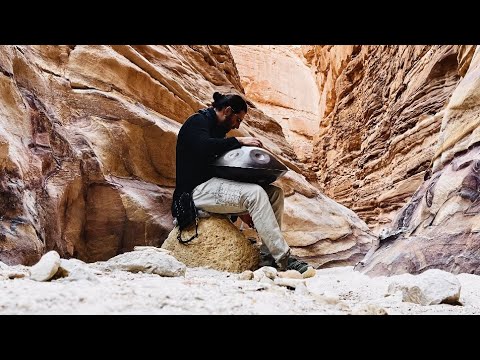 Alwadi Almulawan - Kirill Osherov - Handpan music in Sinai Desert