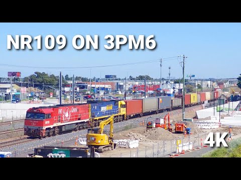 Daylight Run Of 3PM6 With A Ghan Loco Leading At Aircraft Station!