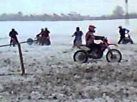 Silvester-Enduro 2010 mit Motorrad Fußball