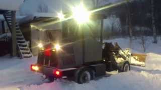 preview picture of video 'home-built wheel loaders hemmabyggd hjulastare test7 snöplogning'