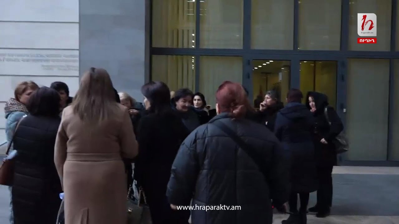 #Ուղիղ․ Ուսուցիչների բողոքի ակցիան ԿԳՄՍ նախարարության դիմաց