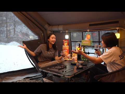 Camping en la nieve con mi mejor amiga ❄️ -11°C afuera, 36°C dentro de mi enorme tienda inflable!