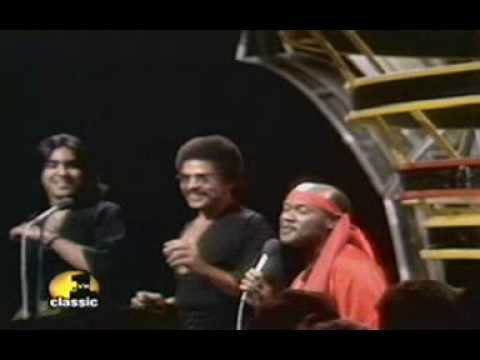 カール・ダグラス - カンフー・ファイティング (ポルトガル語と英語字幕) (Carl Douglas - Kung Fu Fighting ( legendas em portugues e ingles))