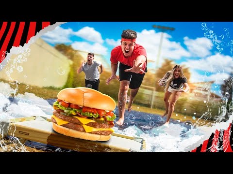 TENTE NÃO ESCORREGAR NA LONA ENSABOADA OU SE ARREPENDERA!