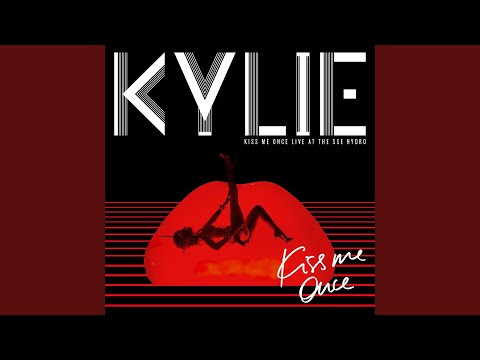 Videoclip de Never Too Late (Live at the SSE Hydro) — Kylie Minogue