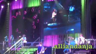 Demi Lovato - Trainwreck - Live [HD]