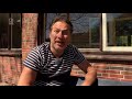 Joekel van een smart-tv voor Bertus Bliekhuis: 'Zo, die is niet klein!'