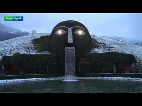 🇦🇹  Wattens - Österreich -  Der Kristalläugige Riese - Gigante dagli Occhi di Cristallo (4K)