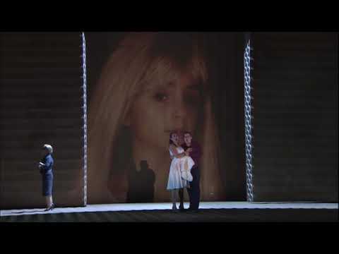 Rigoletto 21 22 Acte I Nadine Sierra  Gilda  et Dmitry Korchak  Il Duca di Mantova  360px