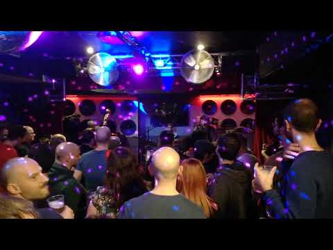 "Baby please don't go" - El Bastardo y Los Muertos