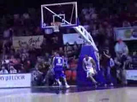 19 13-11-07 Ulebgame BCO-Dynamo Moscow - Jerry Green op fast