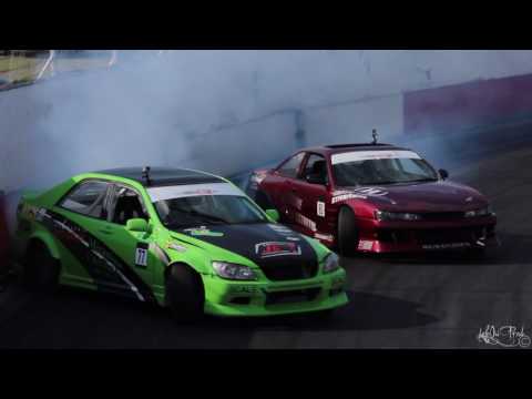Jeff Laflamme Leading Alex Gosselin - Formula Drift Canada Round 1 2015