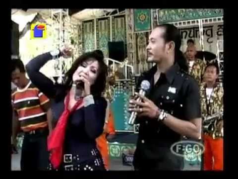 SUMBUL KETEMU TUTUP - NUNUNG ALVI FEAT RIZAL P.flv