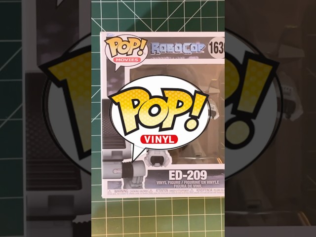 Vídeo relacionado con Funko Robocop - Figura de vinilo retro con visera y pistola + protector de pop: EE Exclusive Pop! Movies Retro Vinyl Figure (juego de regalo incluido con caja protectora ToyBop Box)