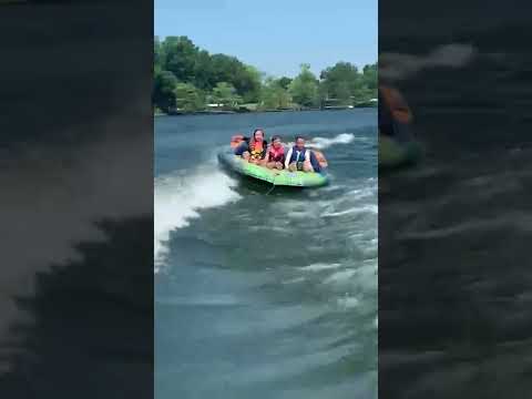 EXTREME TUBING!!!😎😎😱😱🥱🥱🥱#extreme #lake #water #crazy #tube #air #country #jump #speed #waves