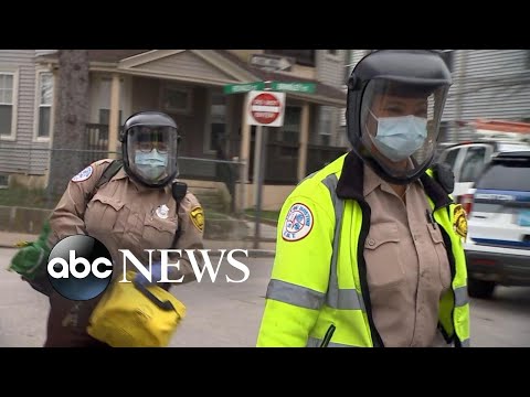 波士頓的急救中心不堪重負，因為州政府使用了接觸式追蹤器 l ABC新聞 (Boston's EMS overwhelmed as state uses contact tracers l ABC News)