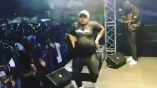 DJ joejo x DJ Tira - malome uyalumana playing