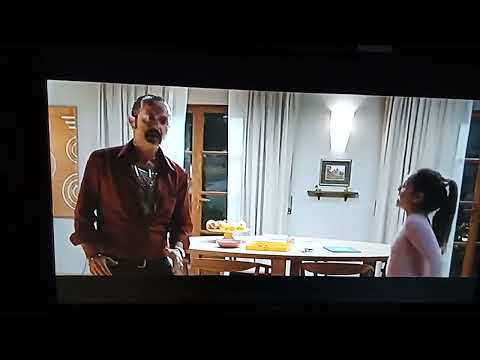 Un boss in salotto  parte dello zio e della nipote che ballano 🤣 La la la 🎶