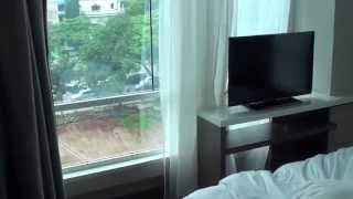 preview picture of video 'All Seasons Thamrin, Jakarta, Indonesia - Review of a Deluxe Room 418'