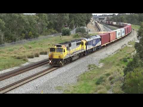 GML10 and GL111 on 1145 freight Kenwick
