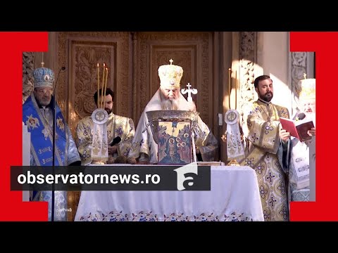 Arhiepiscopul Tomisului, la slujba de Bobotează într-o caleaşcă. Agheasma, adusă de boi şi măgăruşi