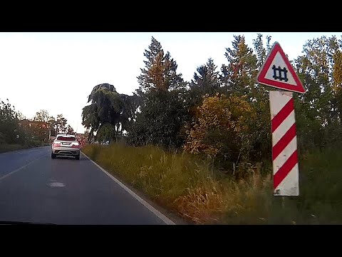 In attesa al passaggio a livello Alessandria Strada Casalcermelli #passaggioalivello #levelcrossing