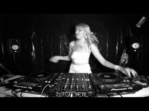 OLHA @ capsule berlin