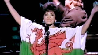 Shirley Bassey - I Am What I Am (Starry Starry Night Celebration) (1999 Live)