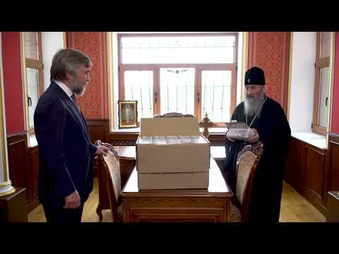 Вадим Новинський під час зустрічі з Блаженнішим Митрополитом Онуфрієм передав УПЦ 850 тисяч масок
