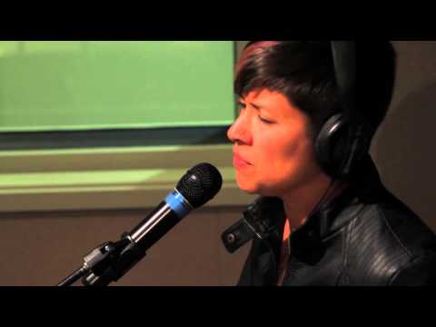 Insight Studio Sessions: "Cheerleader" - SLV