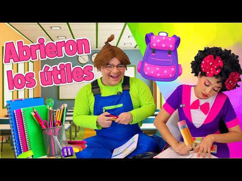 La compañera y Meme abren los útiles escolares | Meme hace llorar a la compañera | Regañan a Meme