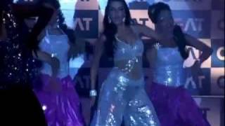 Neha Dhupia performs on Sheela Ki Jawaani from Tees Maar Khan