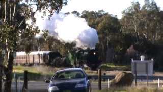 preview picture of video 'NSWRTM Southern Safari heads through Cootamundra 30/8/13'