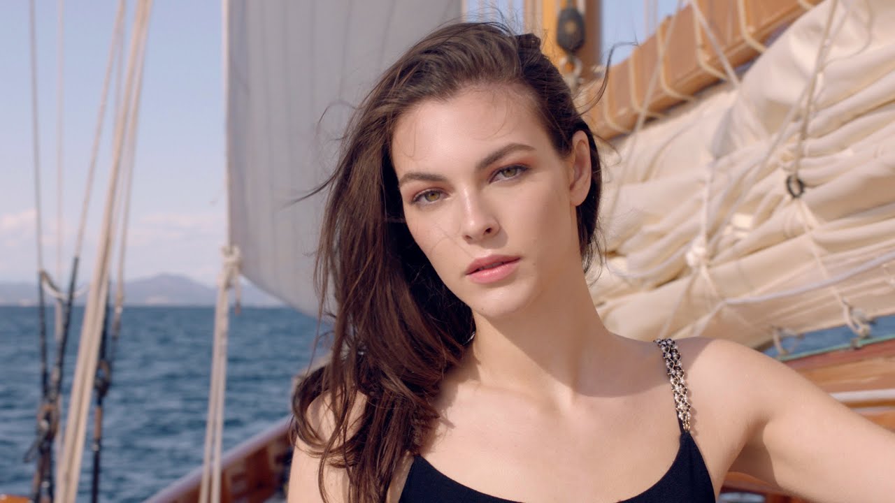 CHANEL LES BEIGES SUMMER OF GLOW with Vittoria Ceretti